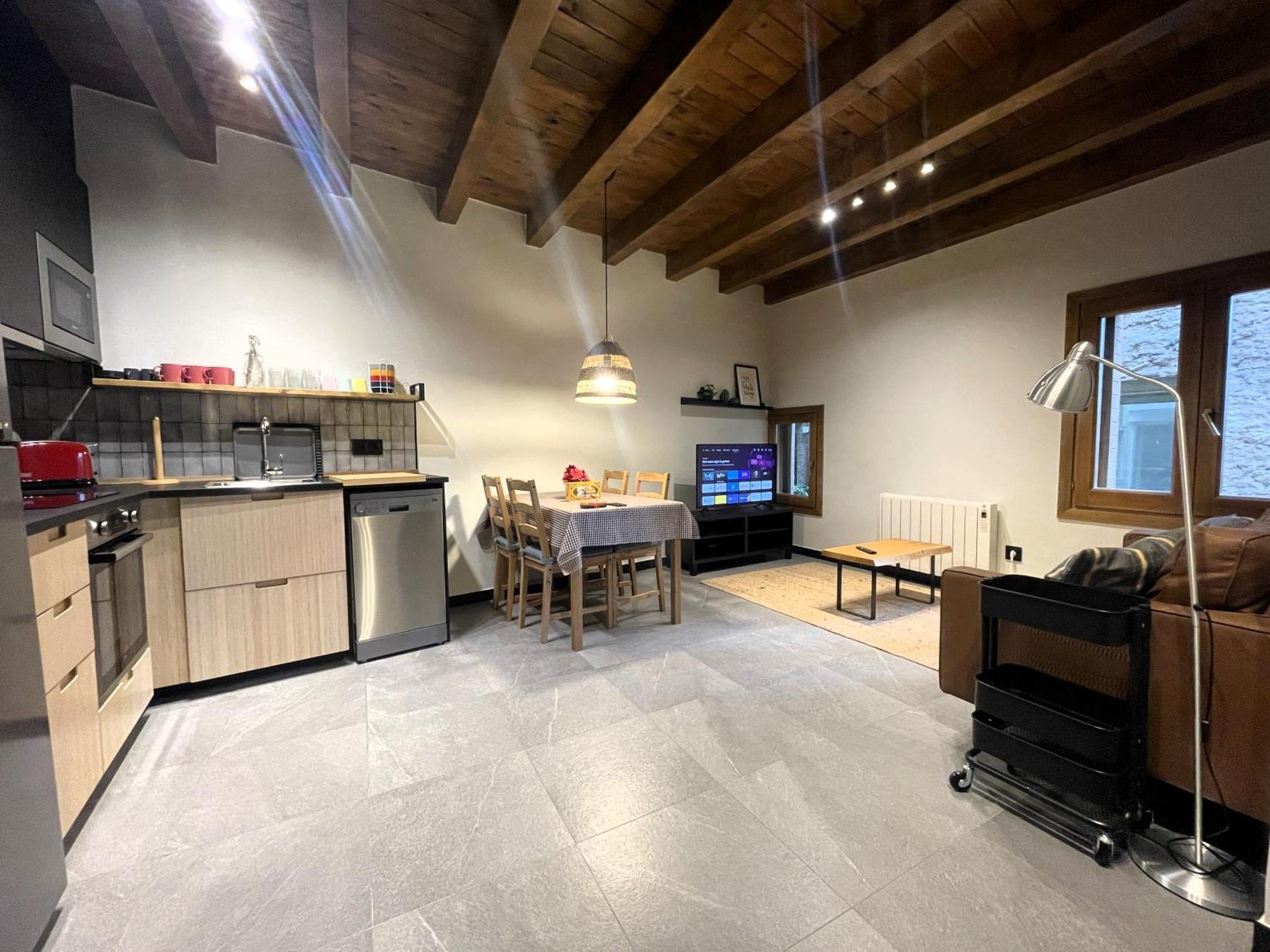 Apartamento Duplex En El Puente Historico, Gra De Fajol Кампродон Екстериор снимка